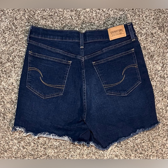 Levi Strauss Women's Signature Heritage High Rise Denim Blue Shorts! Size 12. - Picture 4 of 13